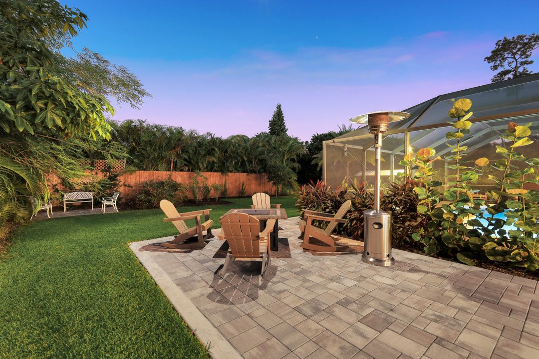 1930 Oakes Blvd, Naples, FL 34119