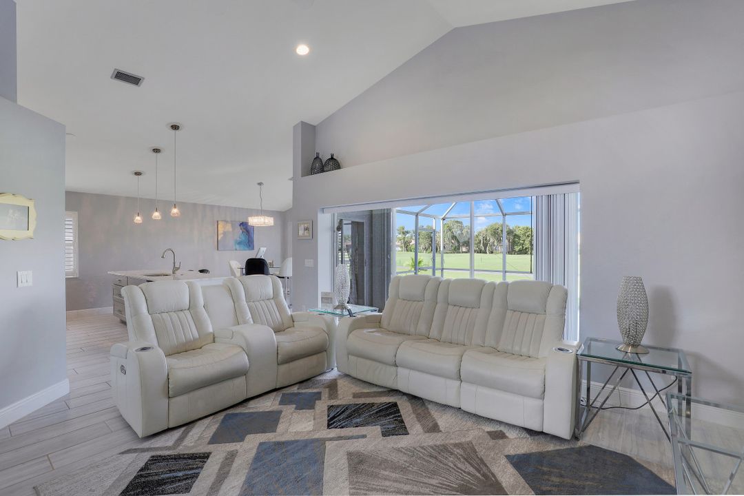 8417 Indian Wells Way, Naples, FL 34113