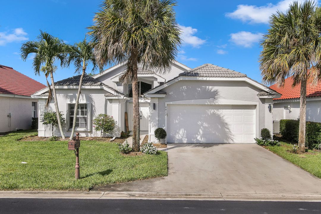 8417 Indian Wells Way, Naples, FL 34113