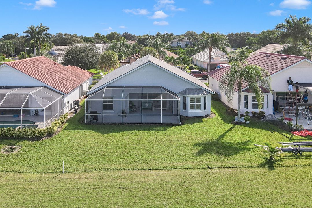 8417 Indian Wells Way, Naples, FL 34113