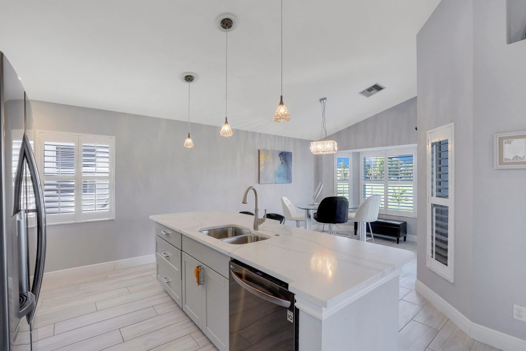 8417 Indian Wells Way, Naples, FL 34113