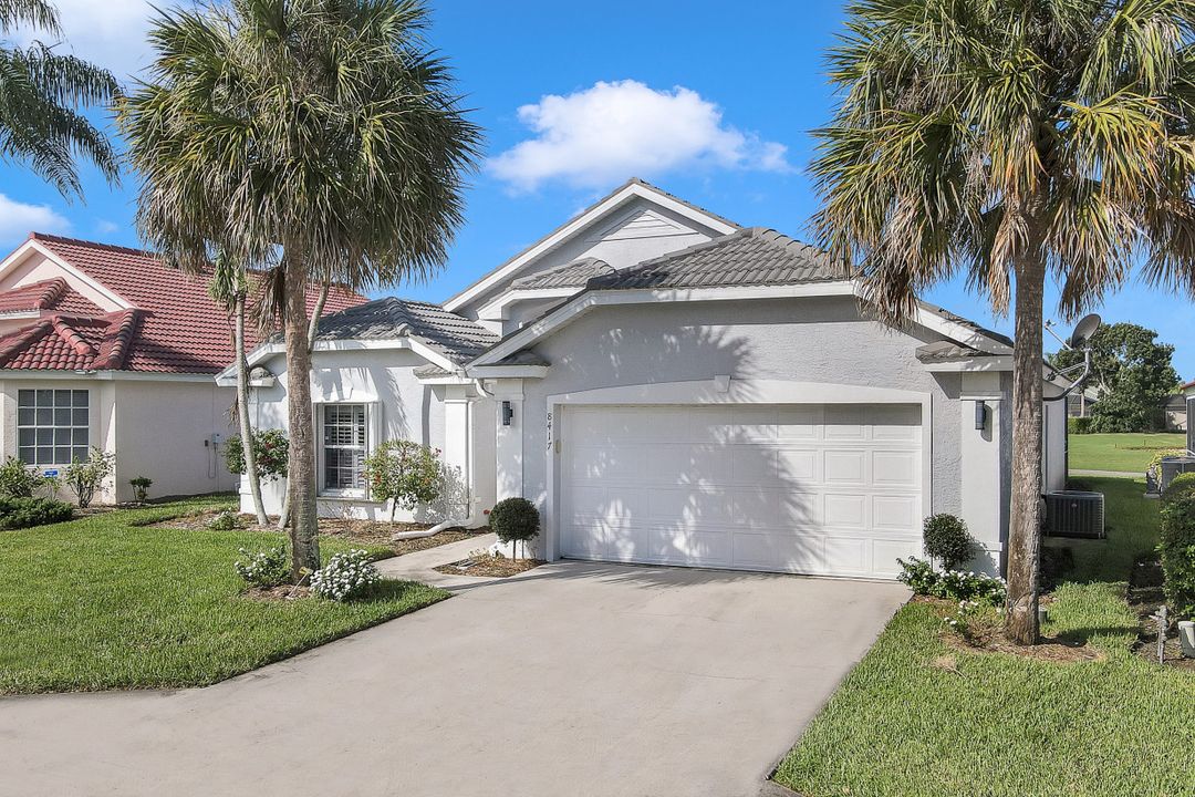 8417 Indian Wells Way, Naples, FL 34113