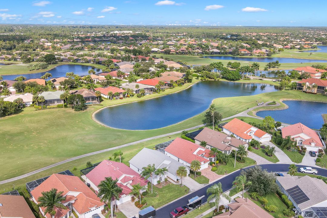 8417 Indian Wells Way, Naples, FL 34113