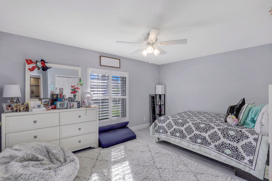 8417 Indian Wells Way, Naples, FL 34113