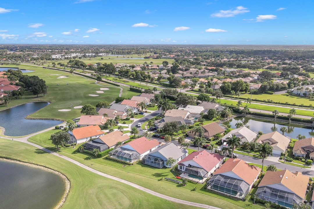 8417 Indian Wells Way, Naples, FL 34113