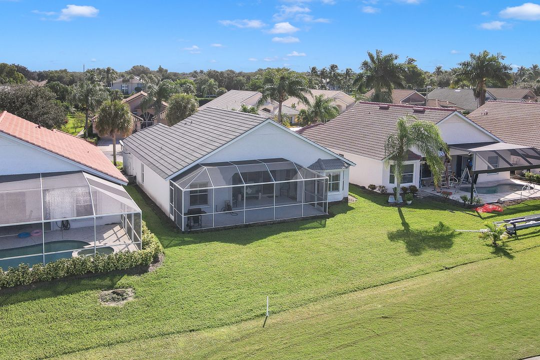 8417 Indian Wells Way, Naples, FL 34113