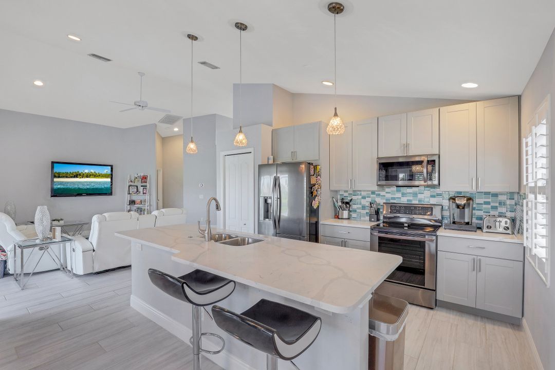 8417 Indian Wells Way, Naples, FL 34113