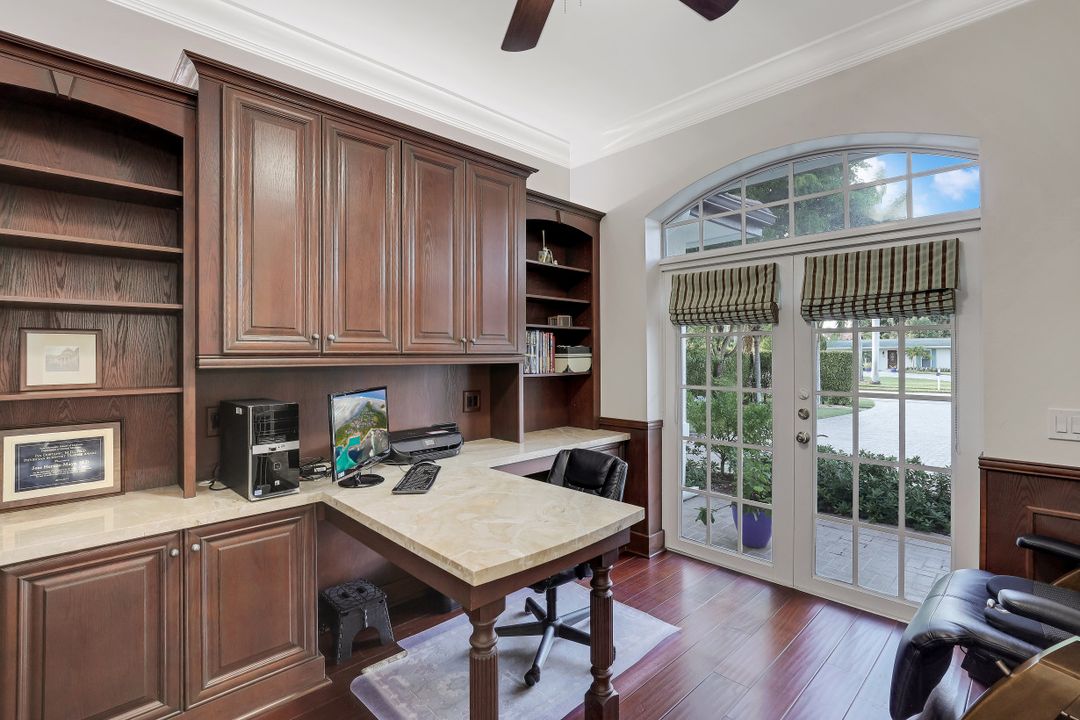 540 Orchid Dr, Naples, FL 34102