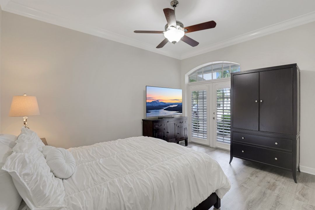 540 Orchid Dr, Naples, FL 34102