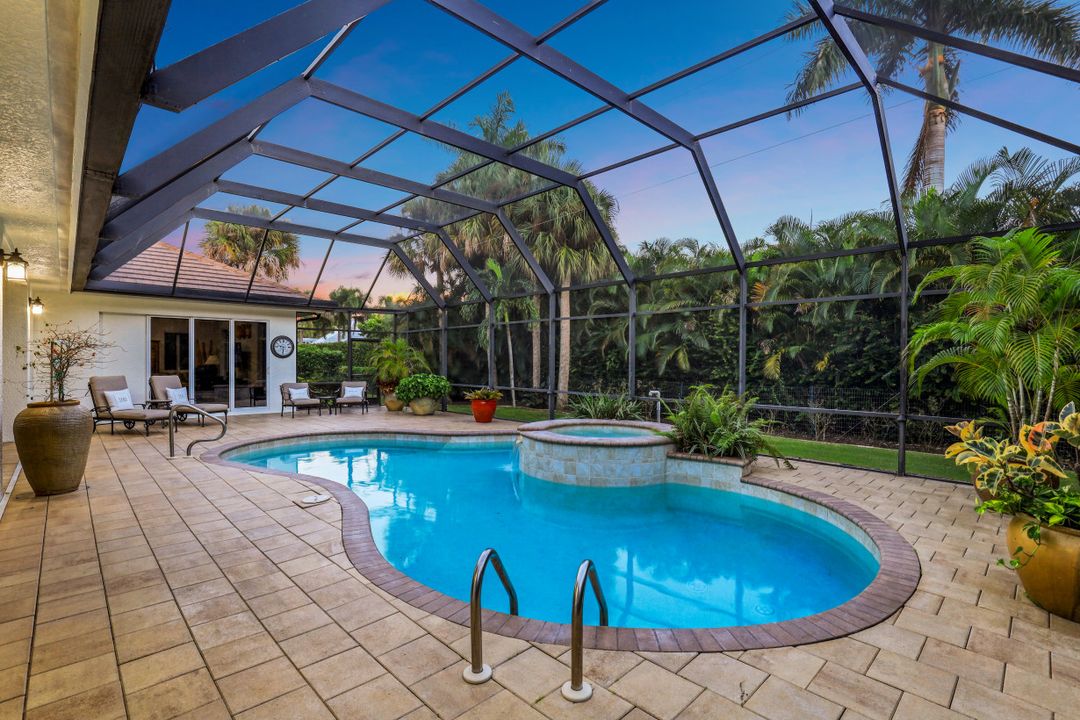 540 Orchid Dr, Naples, FL 34102