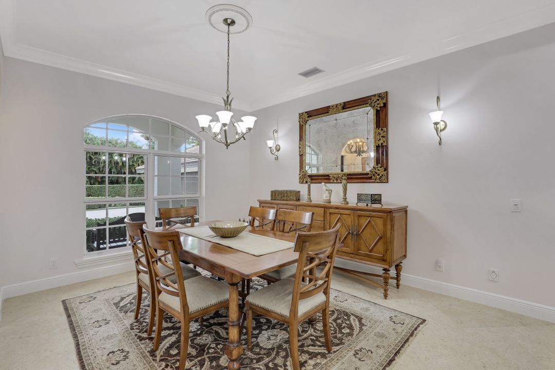 540 Orchid Dr, Naples, FL 34102