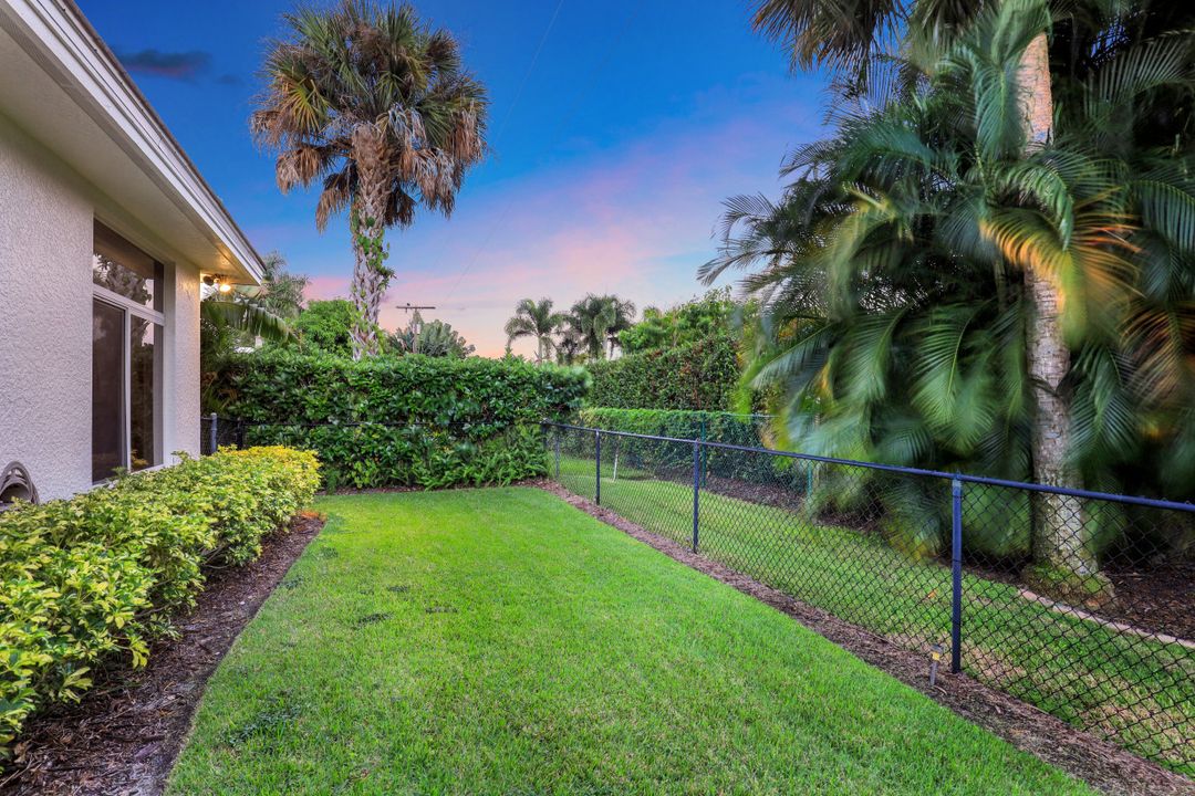 540 Orchid Dr, Naples, FL 34102