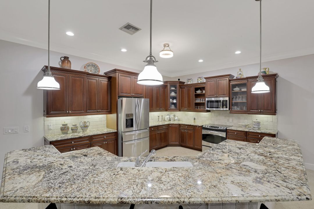 540 Orchid Dr, Naples, FL 34102