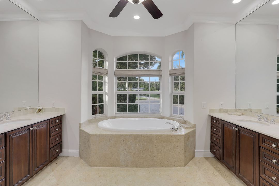 540 Orchid Dr, Naples, FL 34102