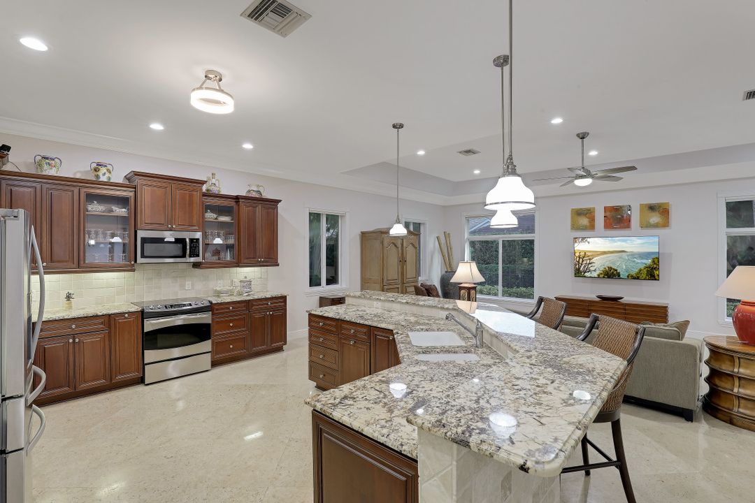 540 Orchid Dr, Naples, FL 34102