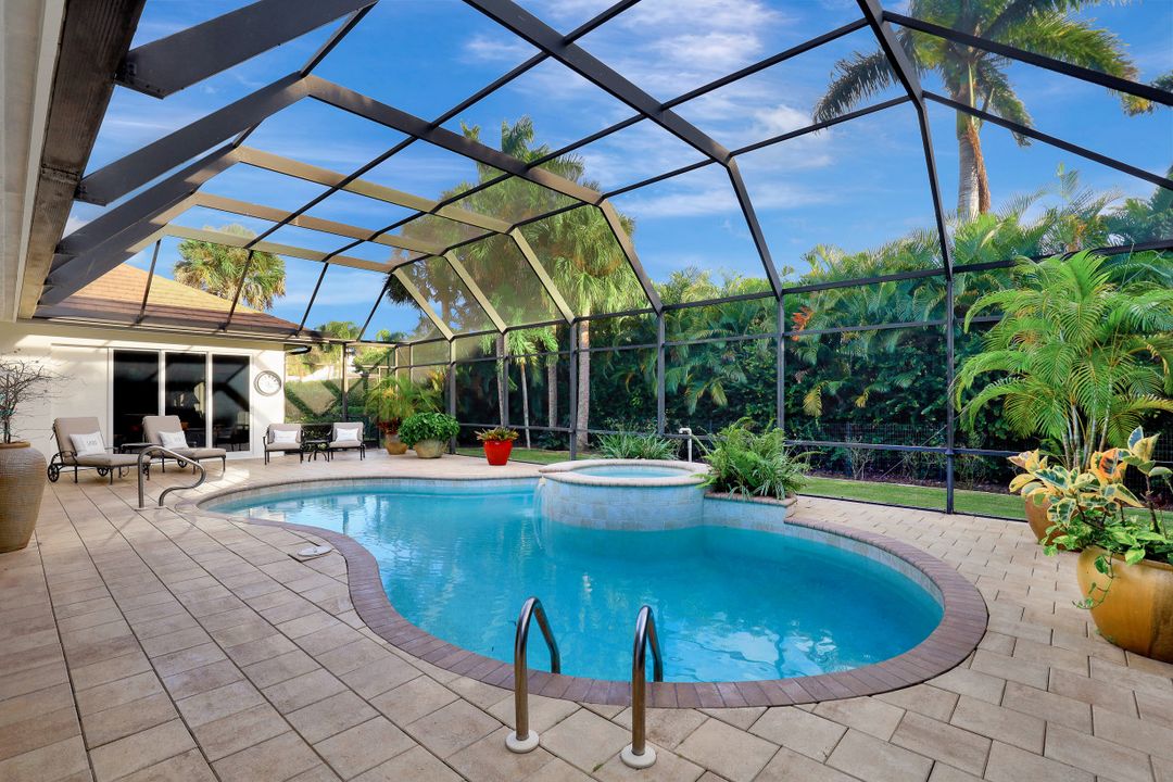 540 Orchid Dr, Naples, FL 34102