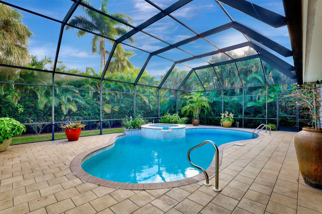 540 Orchid Dr, Naples, FL 34102