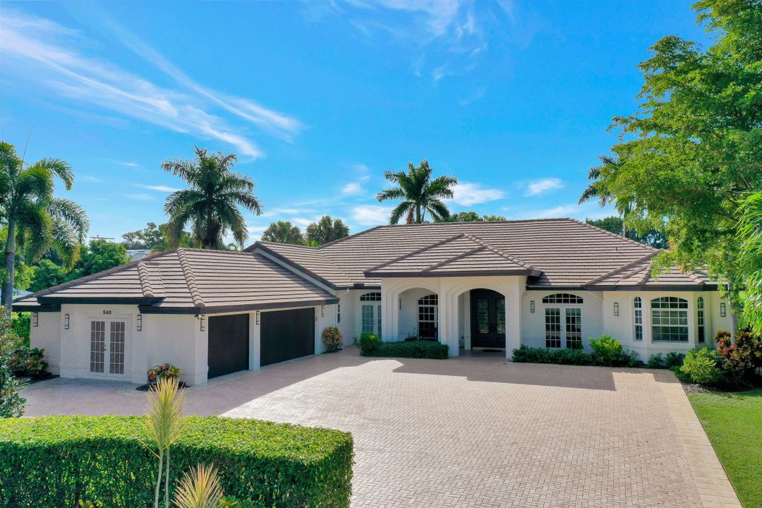 540 Orchid Dr, Naples, FL 34102