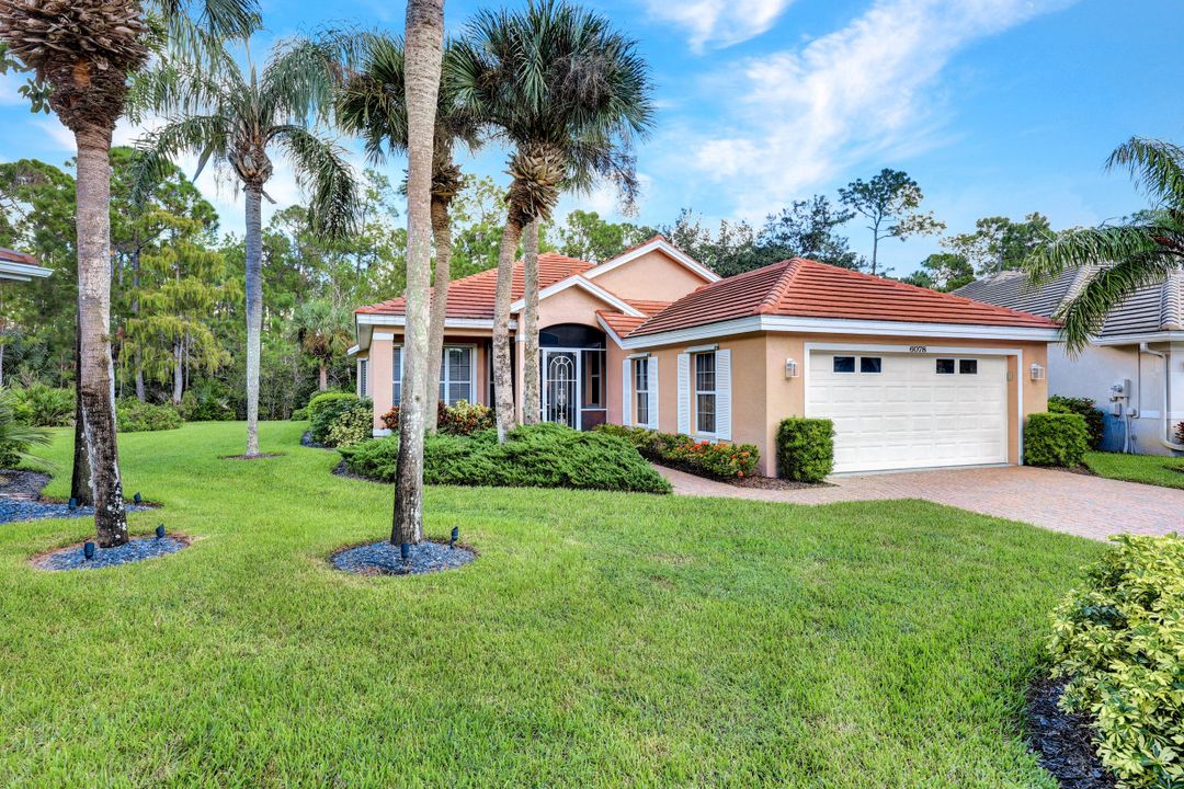 6078 Highwood Park Ct, Naples, FL 34110