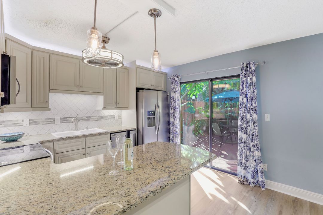 1710 Park Meadows Dr #3, Fort Myers, FL 33907