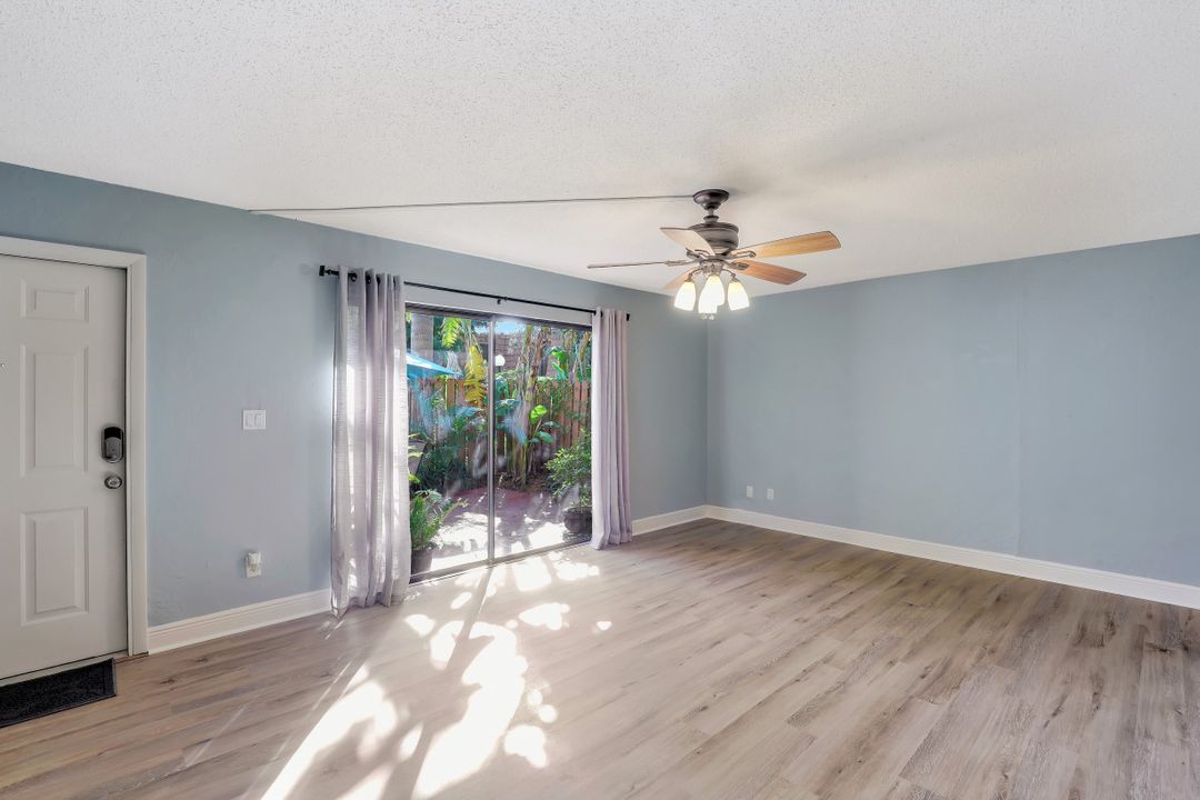 1710 Park Meadows Dr #3, Fort Myers, FL 33907