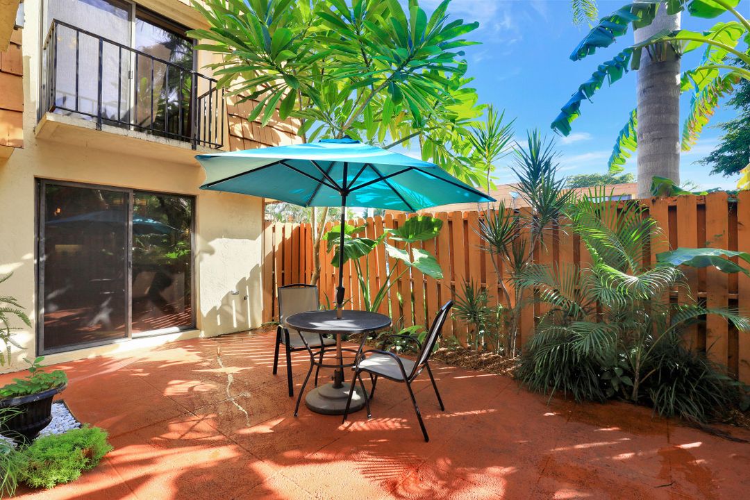 1710 Park Meadows Dr #3, Fort Myers, FL 33907