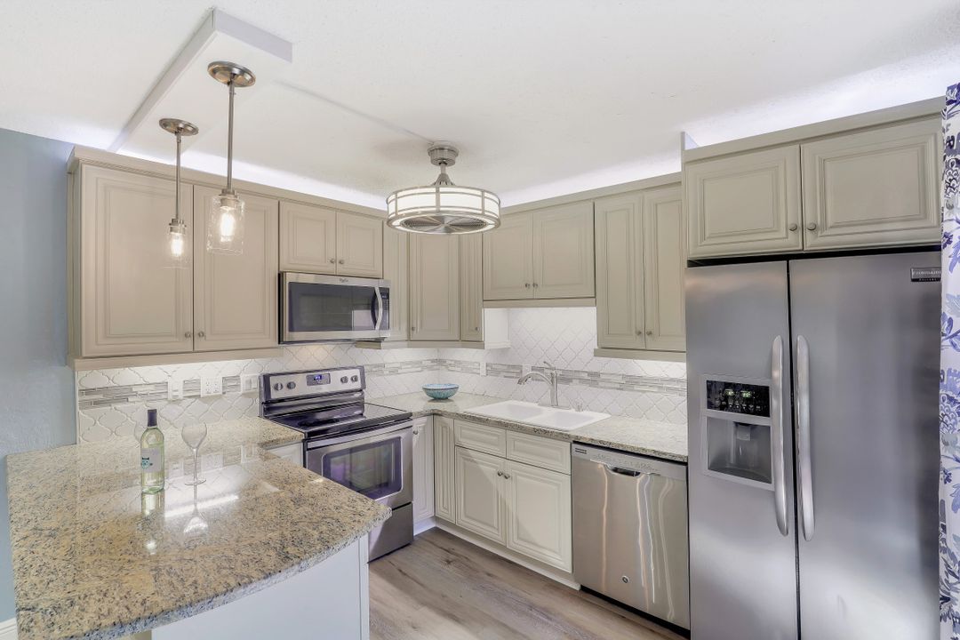 1710 Park Meadows Dr #3, Fort Myers, FL 33907