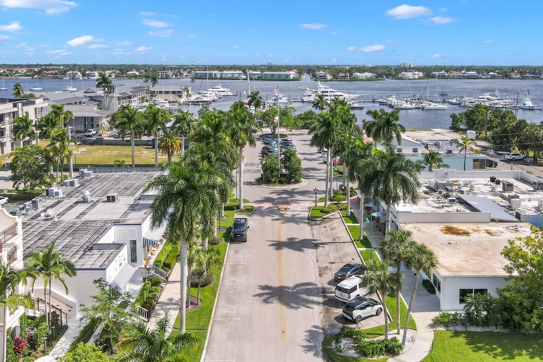 799 Broad Ave S, Naples, FL 34102