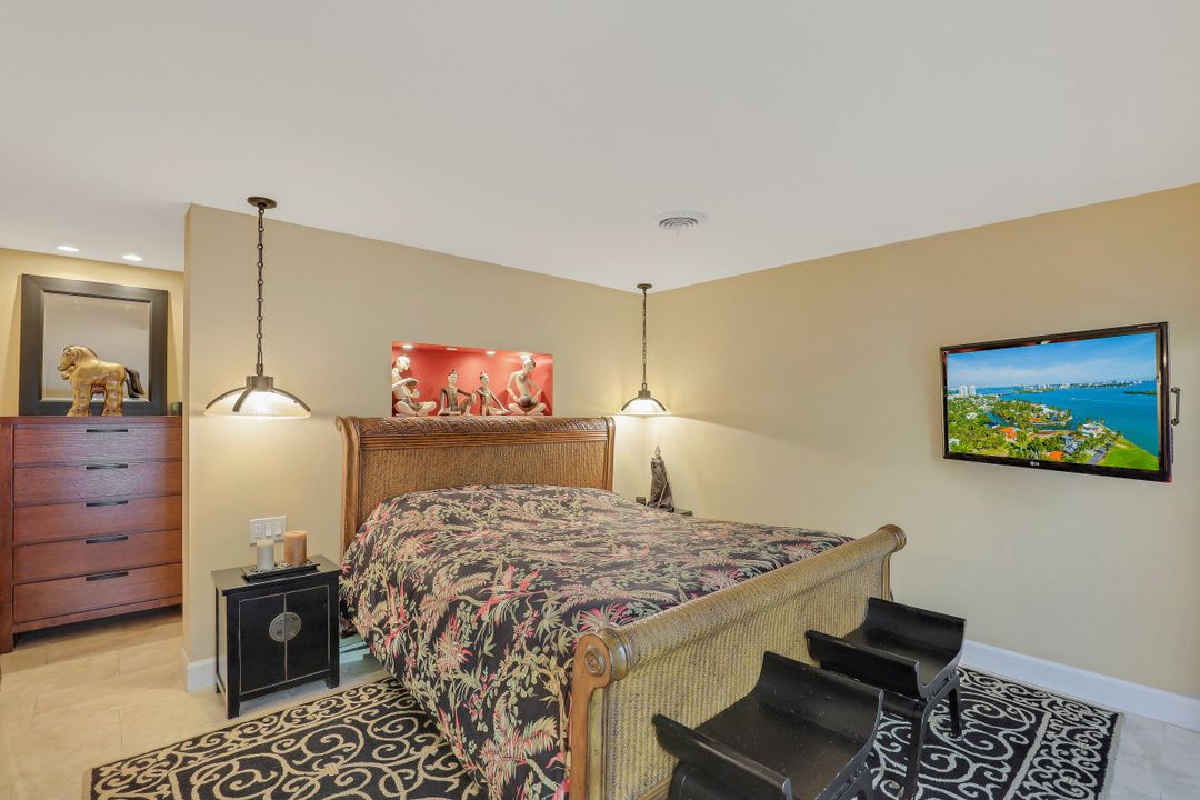 799 Broad Ave S, Naples, FL 34102