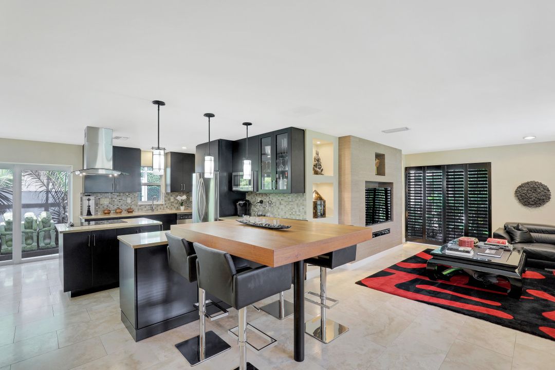 799 Broad Ave S, Naples, FL 34102