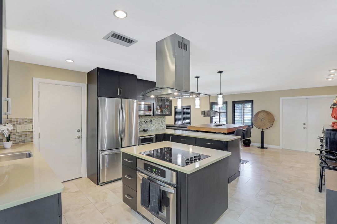 799 Broad Ave S, Naples, FL 34102