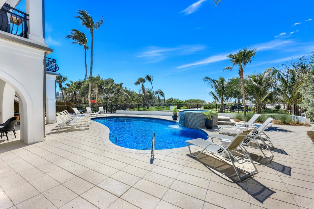 16596 Captiva Dr, Captiva, FL 33924