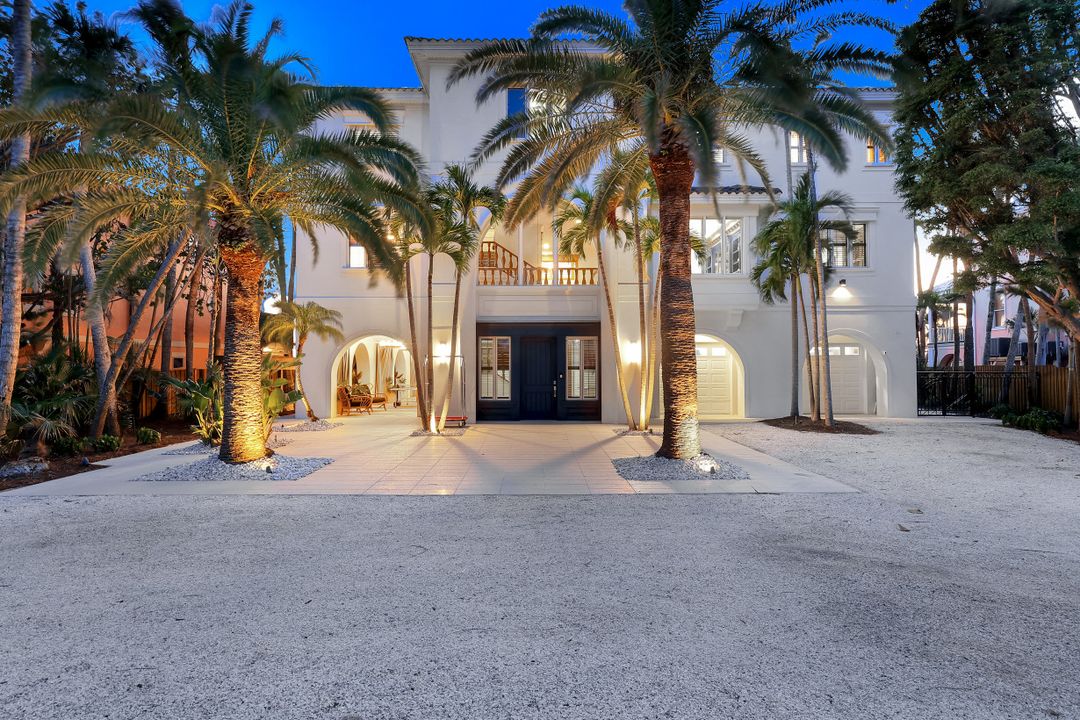16596 Captiva Dr, Captiva, FL 33924