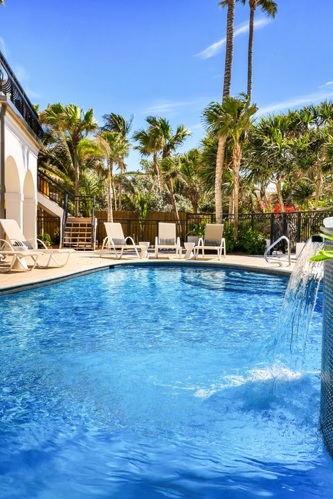 16596 Captiva Dr, Captiva, FL 33924