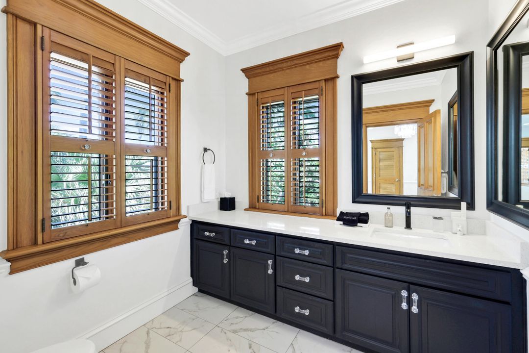 16596 Captiva Dr, Captiva, FL 33924