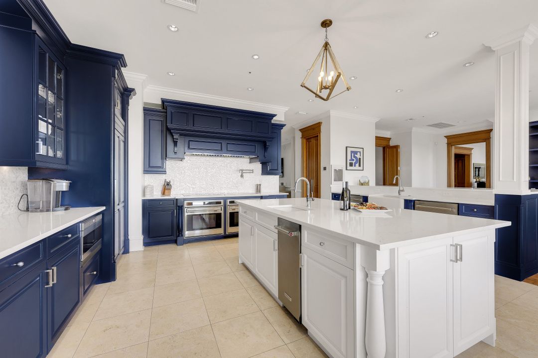16596 Captiva Dr, Captiva, FL 33924