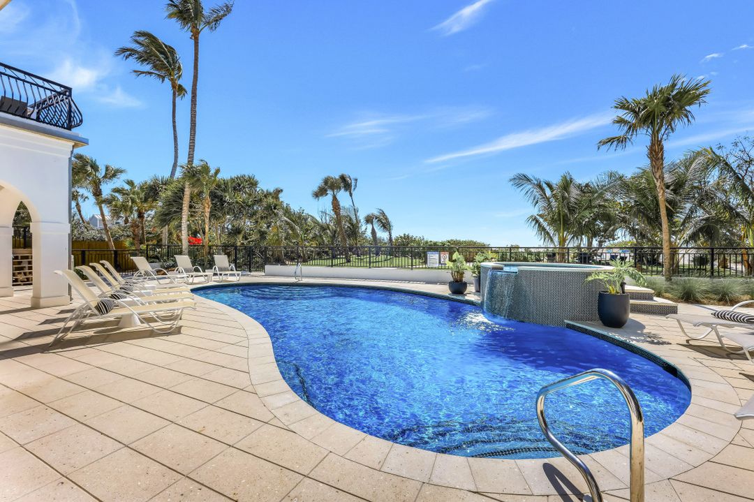 16596 Captiva Dr, Captiva, FL 33924