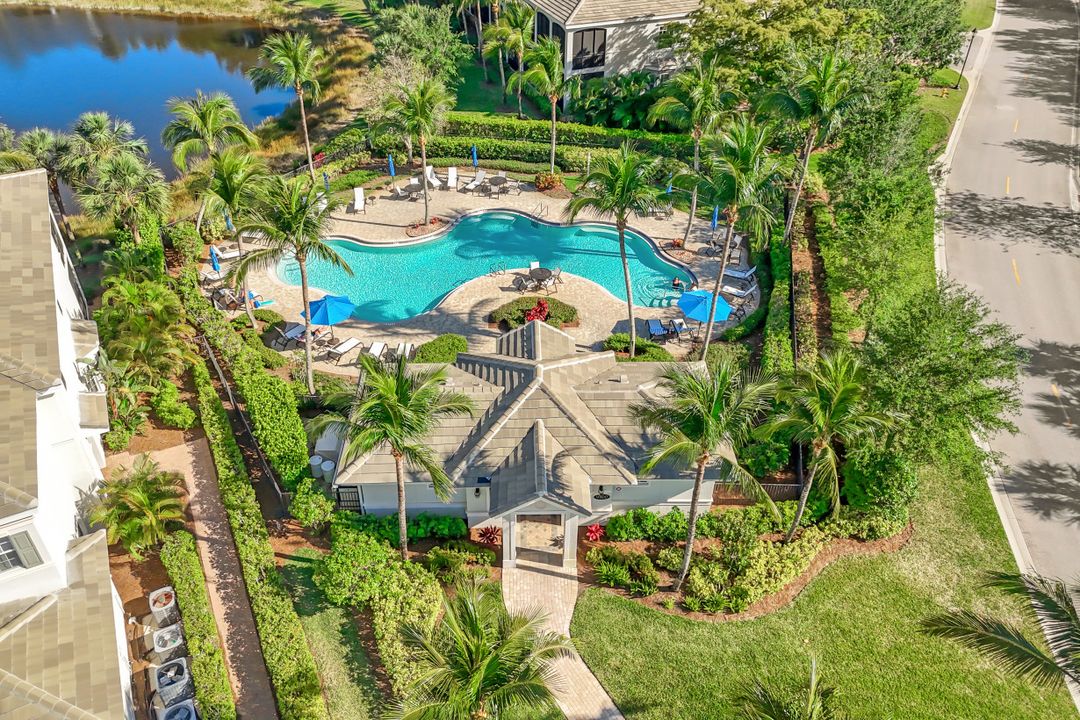 9292 Belle Ct #201, Naples, FL 34114