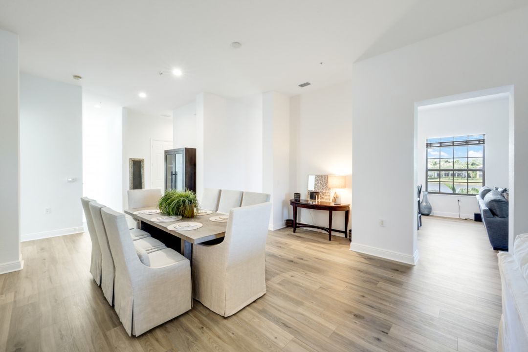 9292 Belle Ct #201, Naples, FL 34114