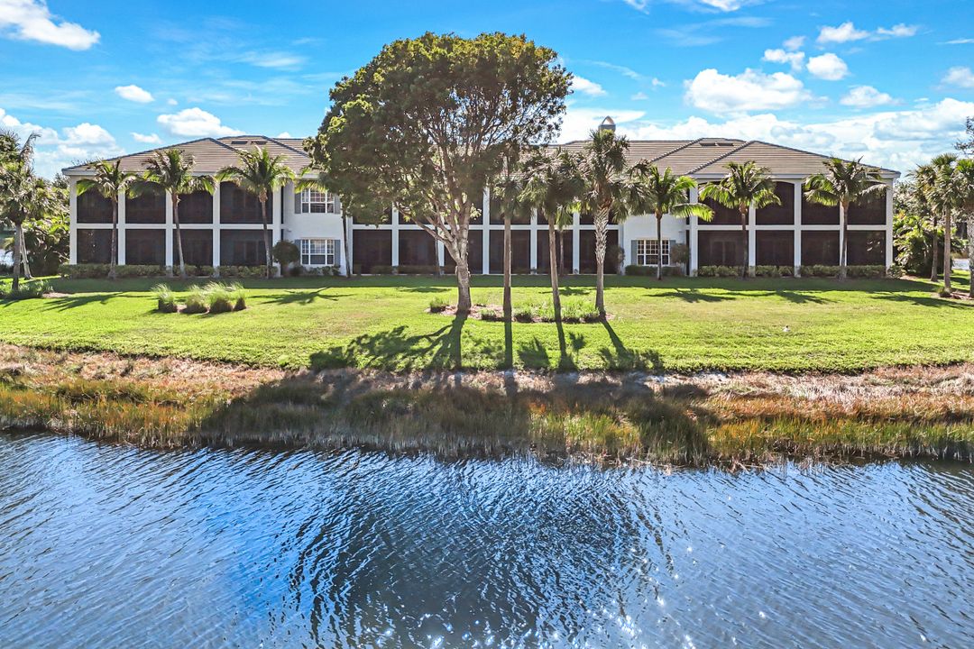 9292 Belle Ct #201, Naples, FL 34114