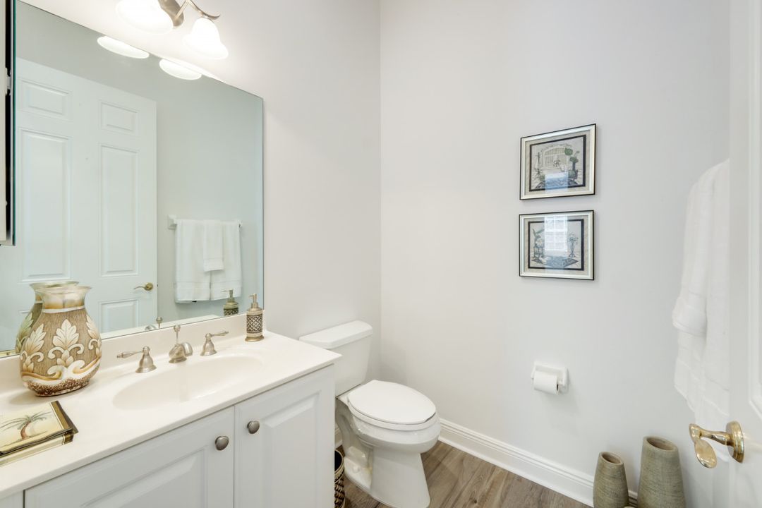 9292 Belle Ct #201, Naples, FL 34114