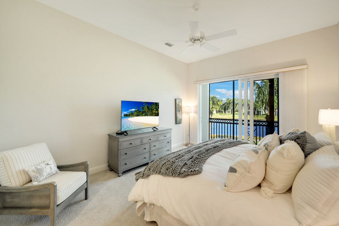 9292 Belle Ct #201, Naples, FL 34114