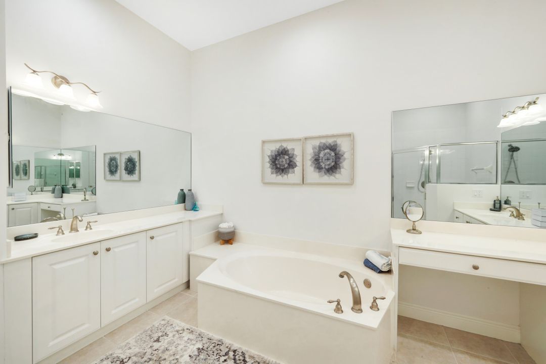 9292 Belle Ct #201, Naples, FL 34114
