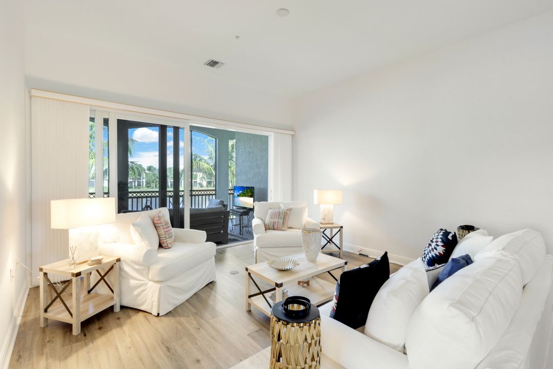 9292 Belle Ct #201, Naples, FL 34114