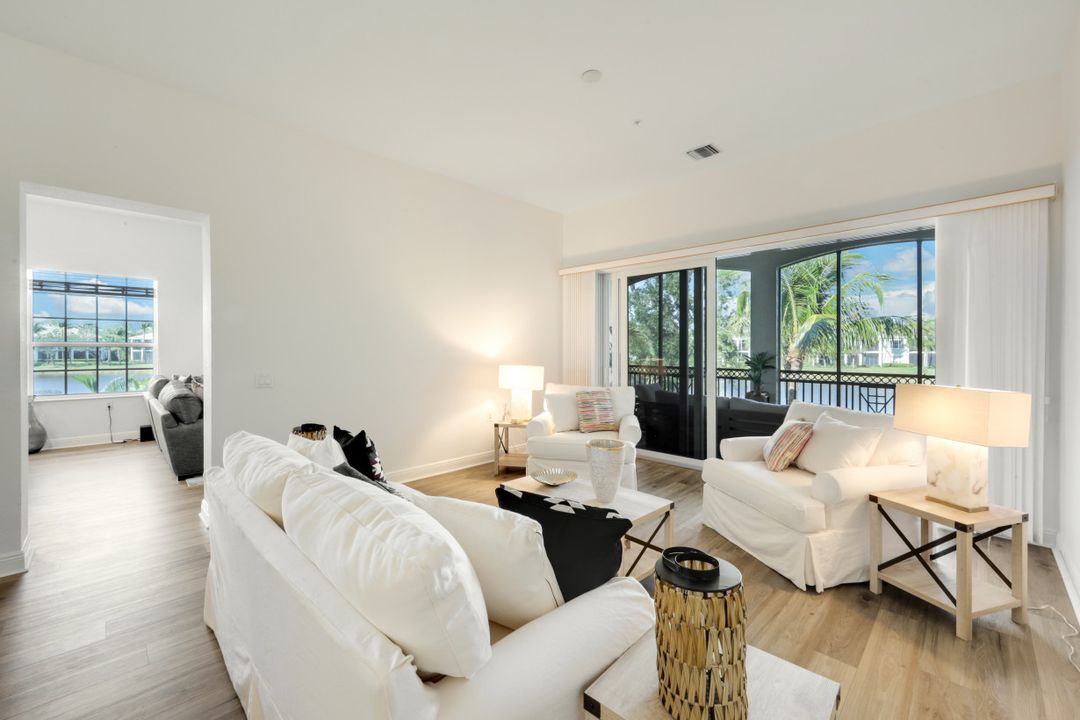 9292 Belle Ct #201, Naples, FL 34114