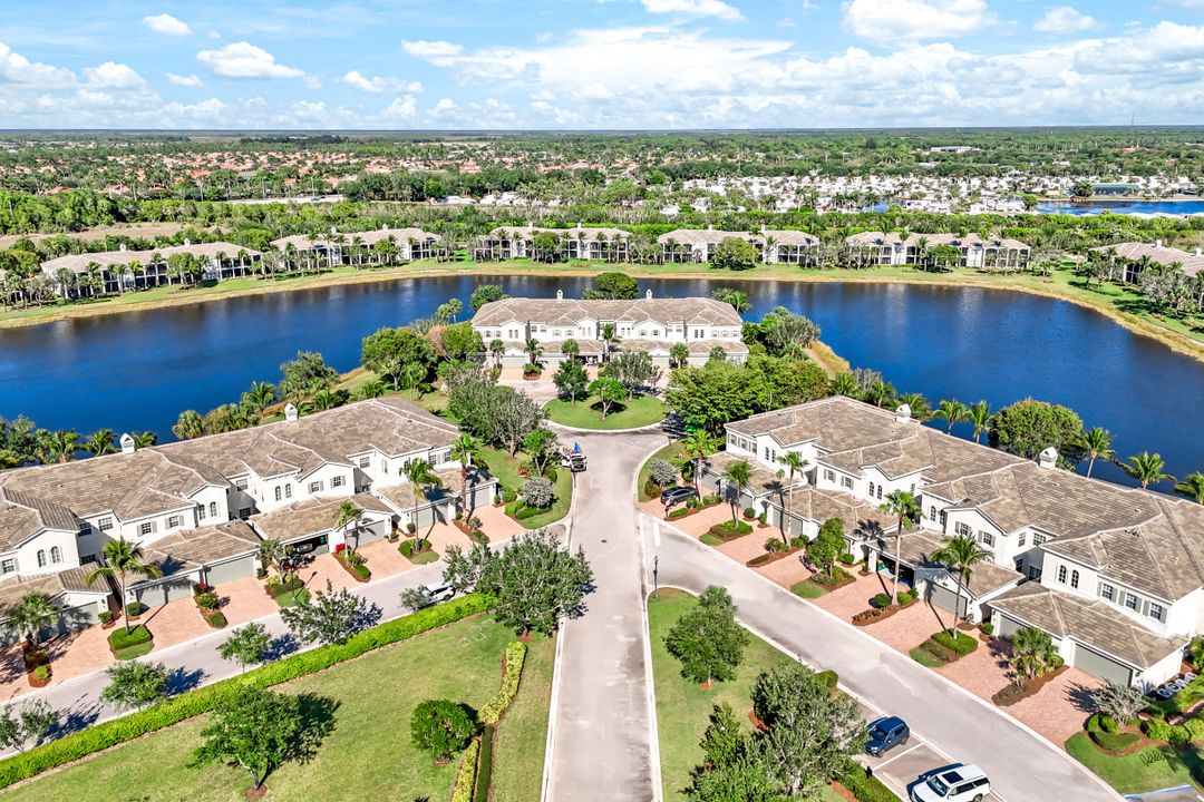 9292 Belle Ct #201, Naples, FL 34114