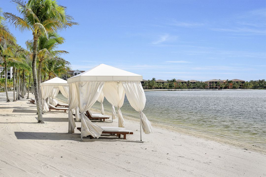18070 Montelago Ct, Miromar Lakes, FL 33913