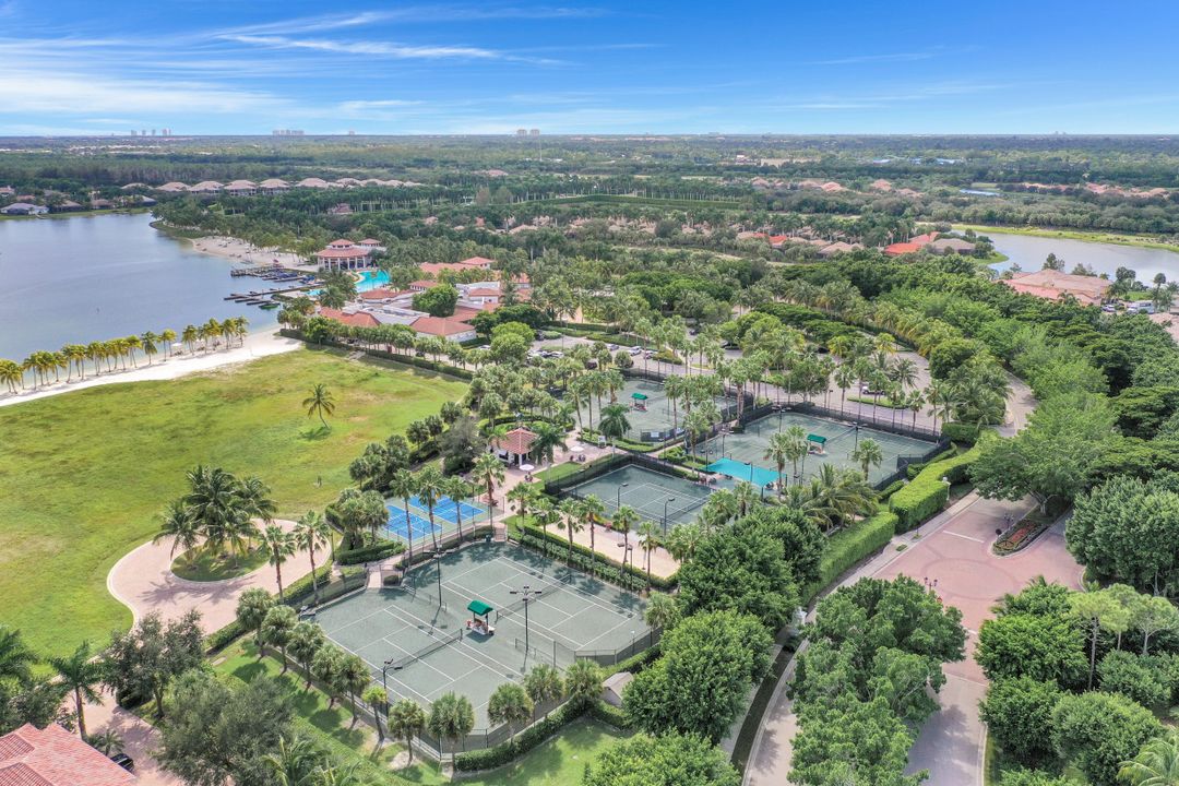 18070 Montelago Ct, Miromar Lakes, FL 33913
