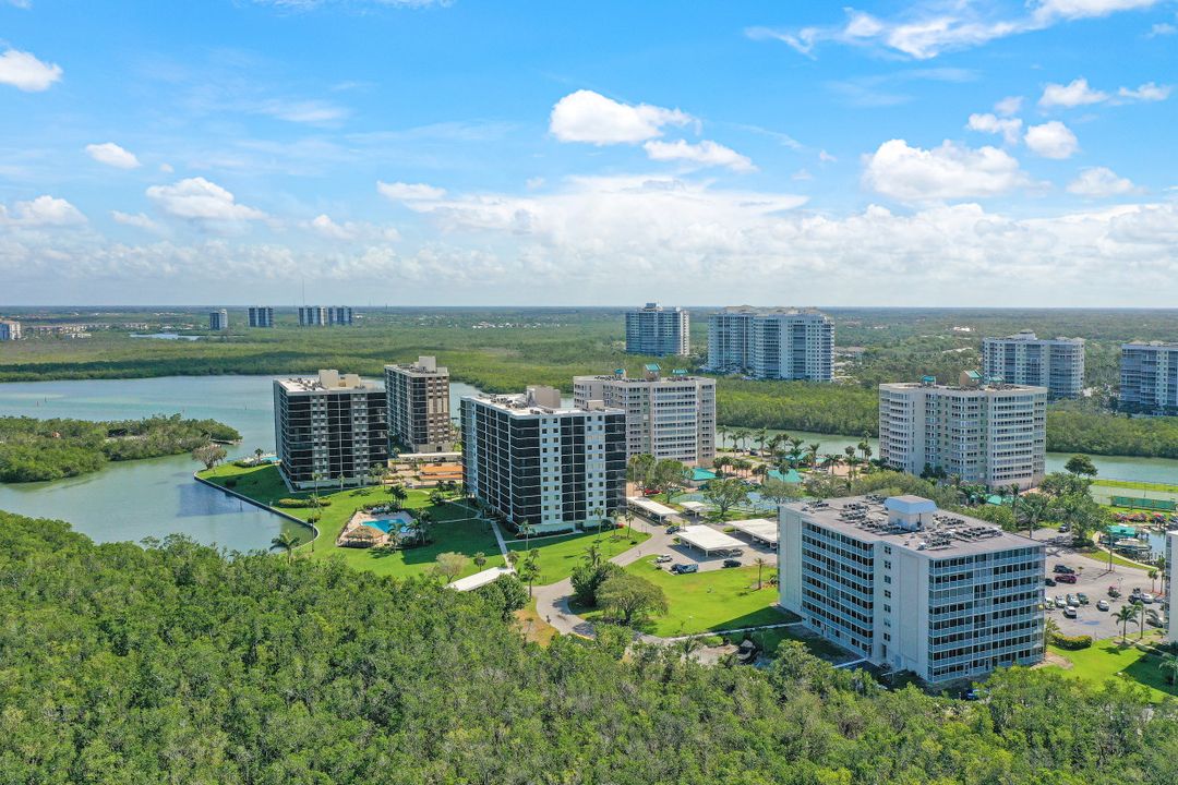 5 Bluebill Ave #812, Naples, FL 34108