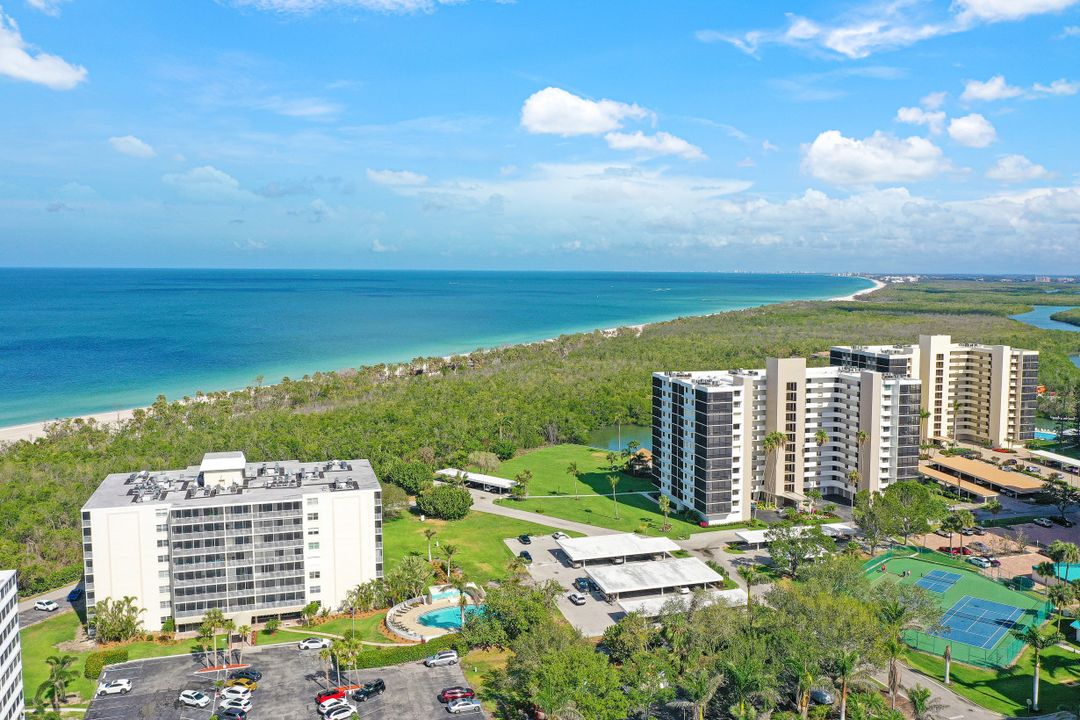 5 Bluebill Ave #812, Naples, FL 34108